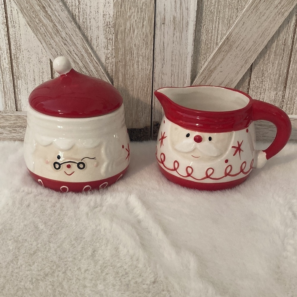 Magenta Home Santa Claus and Mrs. Claus Sugar and Cream Set